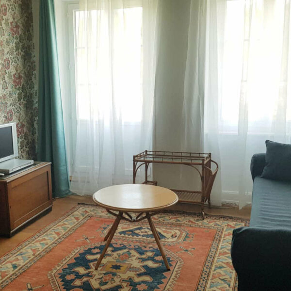 Salon (5) Salon (5)